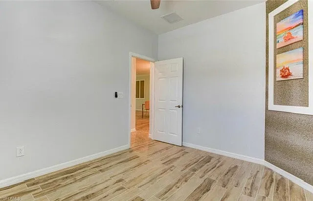 9170 Woodhurst Dr — Photo 10