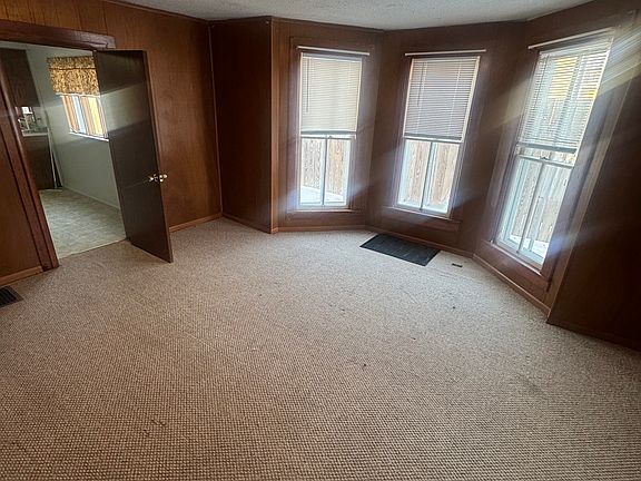 2nd image of 108 S Whitley St