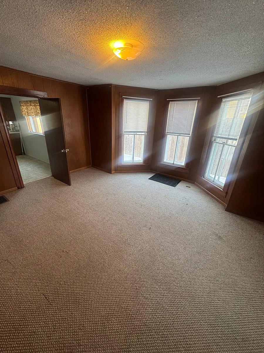 Building Photo - 108 S Whitley St