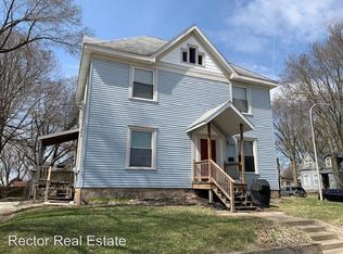 907 N State St APT 2, Champaign, IL 61820