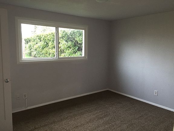 4th image of 10505 Occident St SW