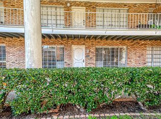 2101 Fountain View Dr APT 19, Houston, TX 77057