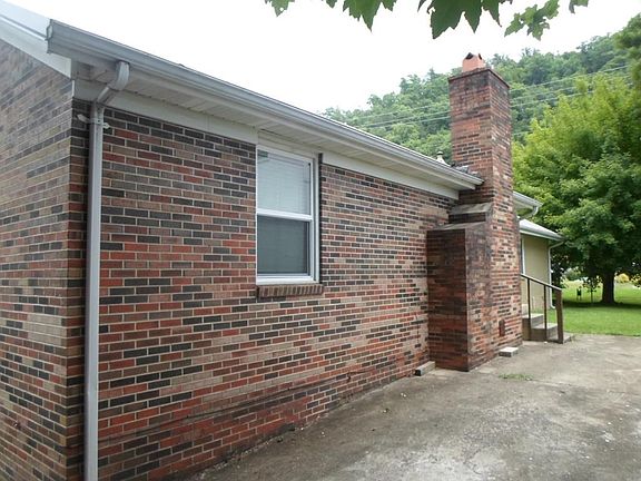 3rd image of 745 N Lake Dr
