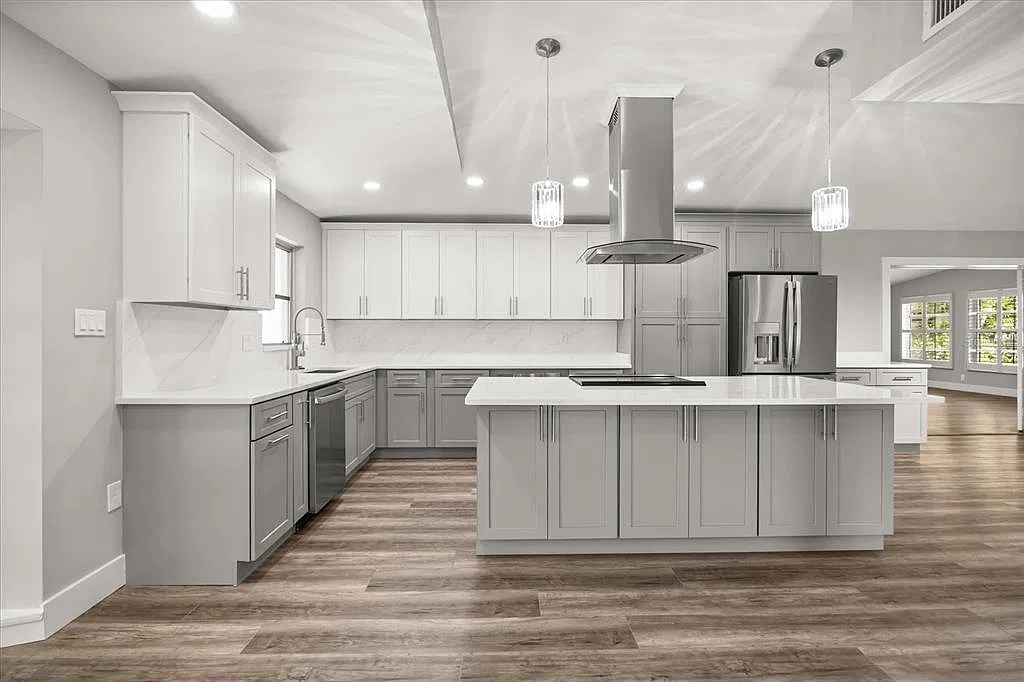 5 bed, 2.0 bath, 2750 sqft, $6,495 — Photo 4