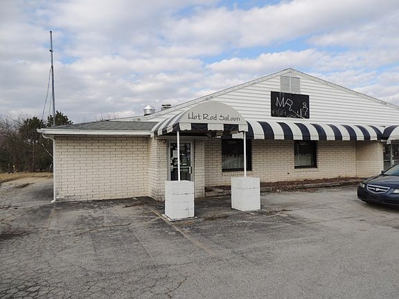 3rd image of 7127 Lincoln Hwy