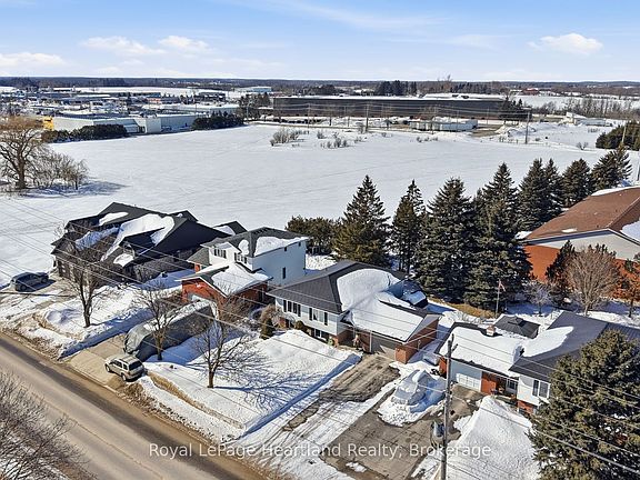 3rd image of 331 Sligo Rd E