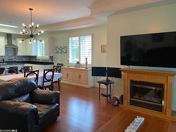 5th image of 200 Peninsula Blvd Unit B201