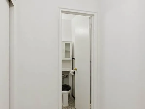 221 East 50th Street 5C image 6 of 7