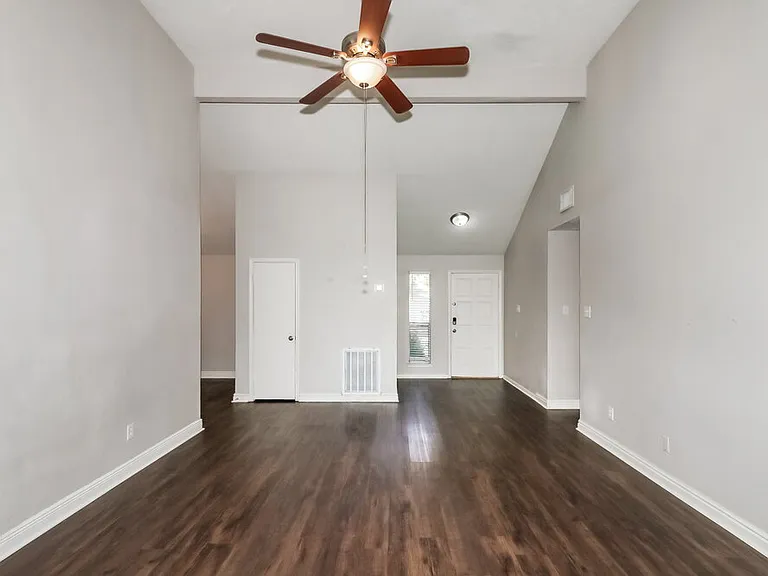 19411 Winding Branch Dr — Photo 4