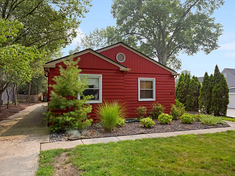 123 W Clearview Ave — Photo 1