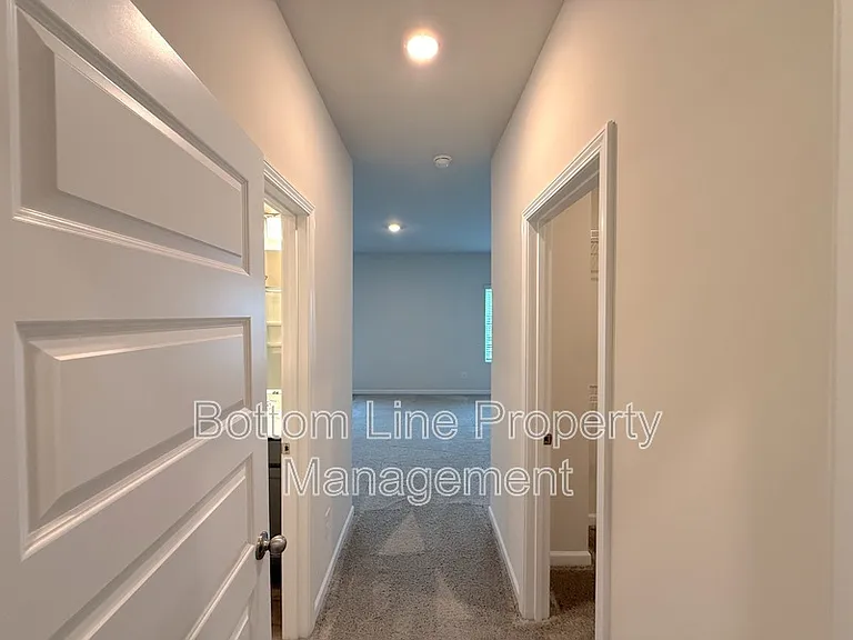 2735 Winn Mill Dr — Photo 15
