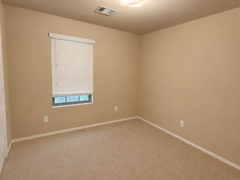 811 Lovebug Ln — Photo 6