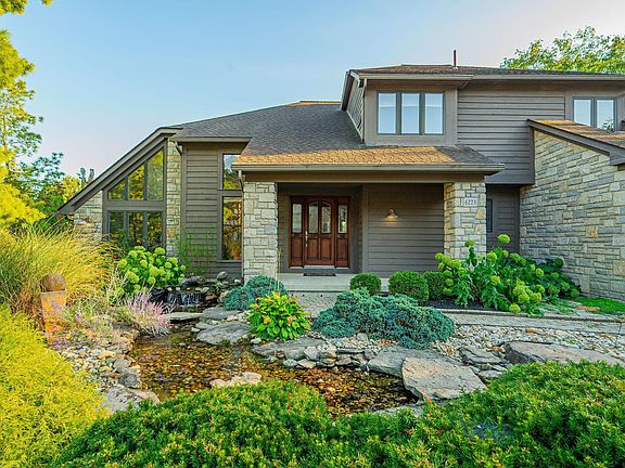 3rd image of 6223 Deeside Dr