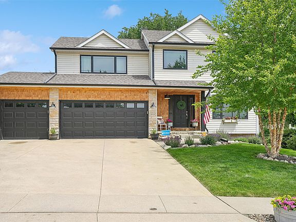 2nd image of 3112 E Southlawn Dr