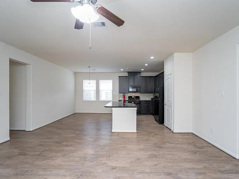 14215 Campo Vista Dr — Photo 8