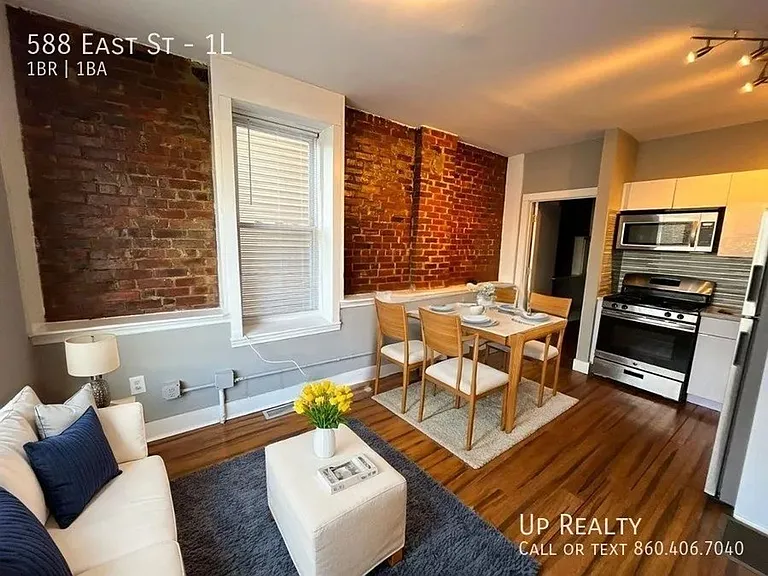 588 East St — Photo 3