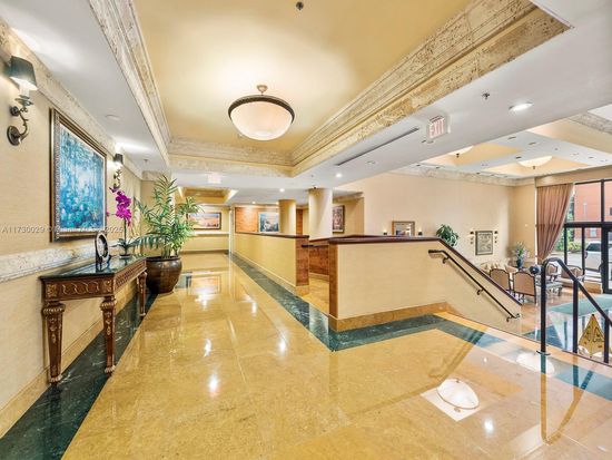 8395 SW 73rd Ave APT 403, Miami, FL 33143