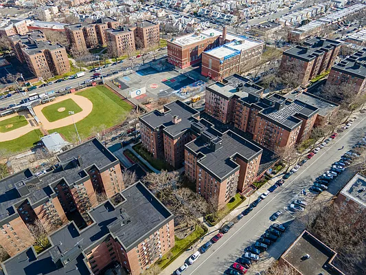 Sold by Venezia Realty Group LLC | media 17