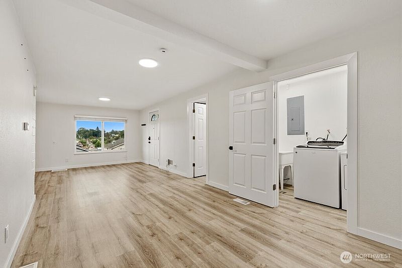 5th image of 5407 31st Avenue S