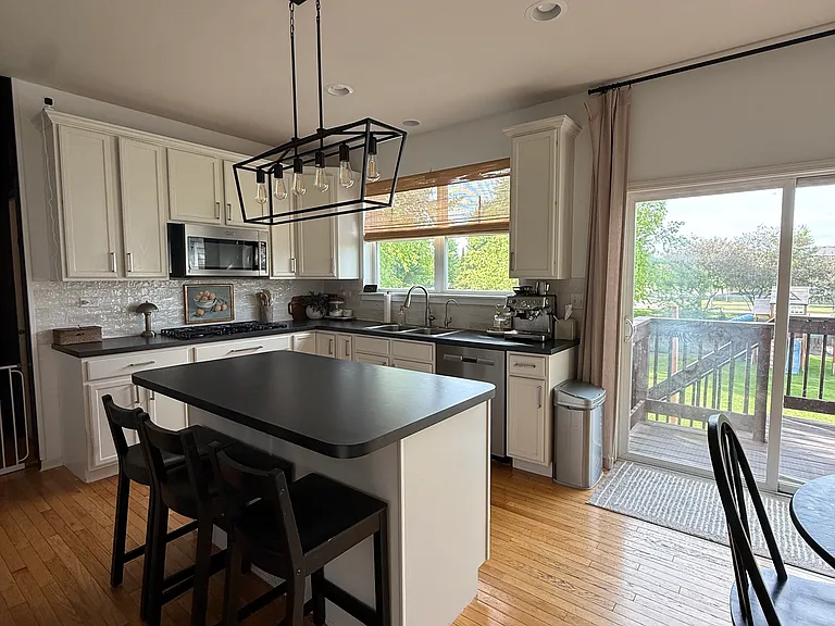 615 Mansfield Way — Photo 14