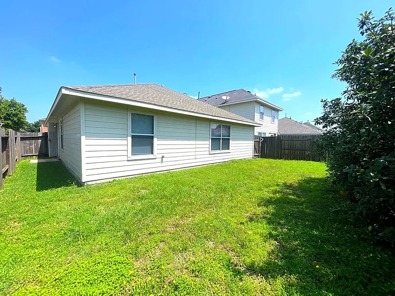 1410 Danby Heath Ln — Photo 25