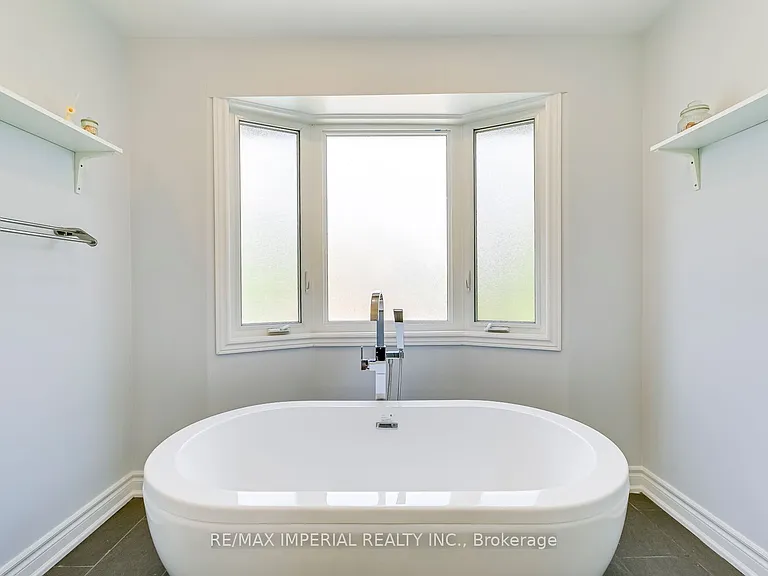 1511 Greenridge Cir — Photo 30