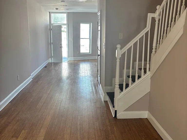 1925 Oakhill Ave #1 — Photo 8