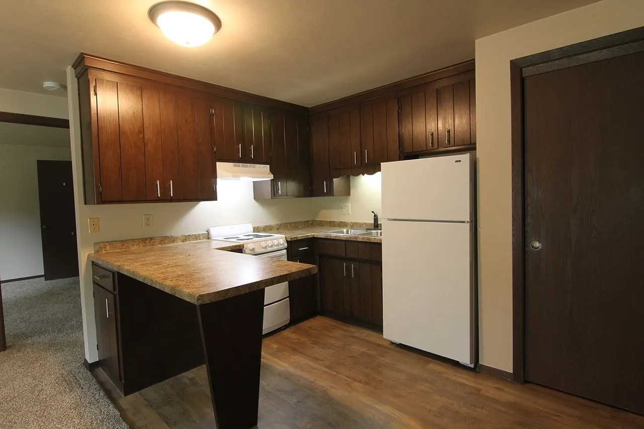 Oakview — Photo 3