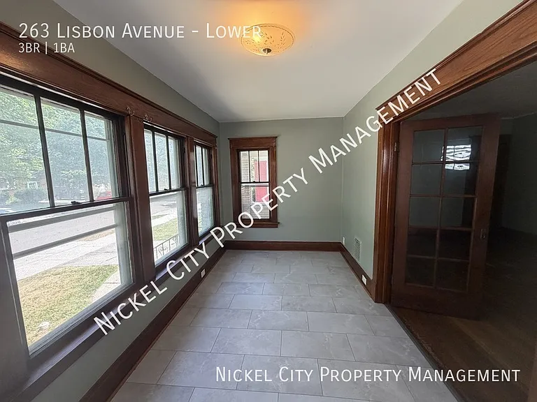 263 Lisbon Ave #LOWER — Photo 2