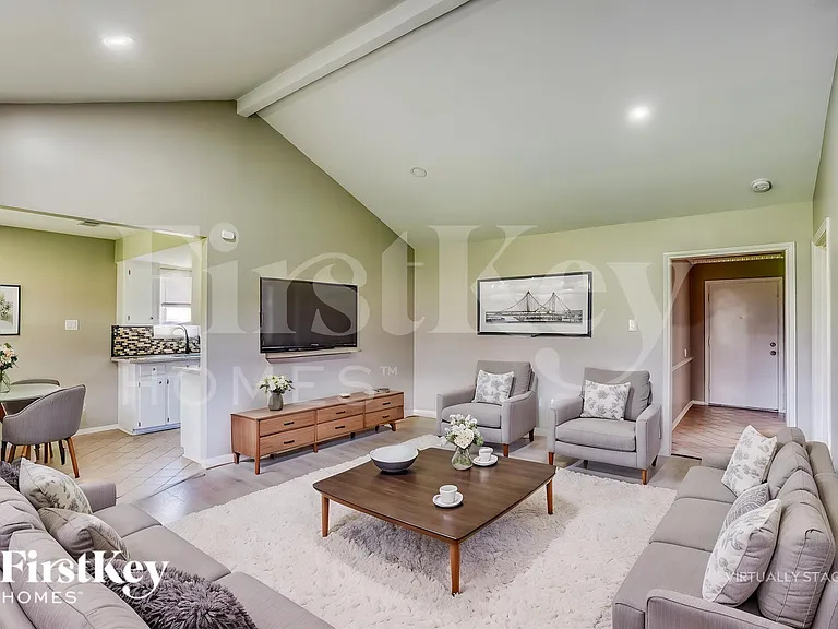 13914 Duncannon Dr — Photo 5