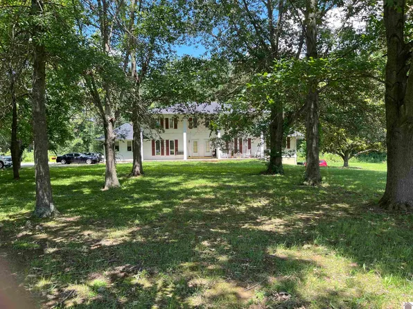 50 Greenwood Dr, Cadiz, KY 42211