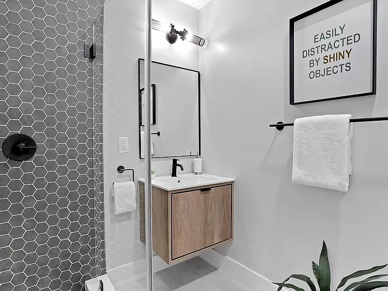 276 Duncan Ave #2 — Photo 19