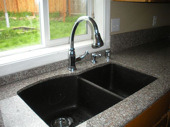 4th image of 510 NW 21st Cir