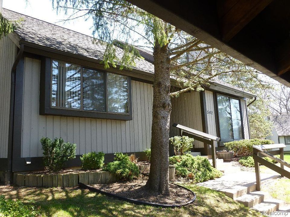1st image of 542 Foxboro Sq