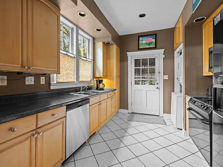 1415 Hamorton Pl — Photo 9