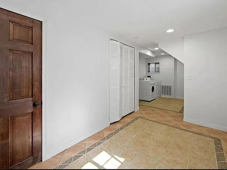 1521 E Platte Ave — Photo 11