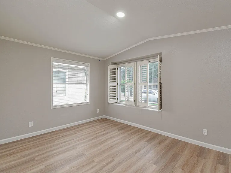 10210 Berrypatch Ln — Photo 4