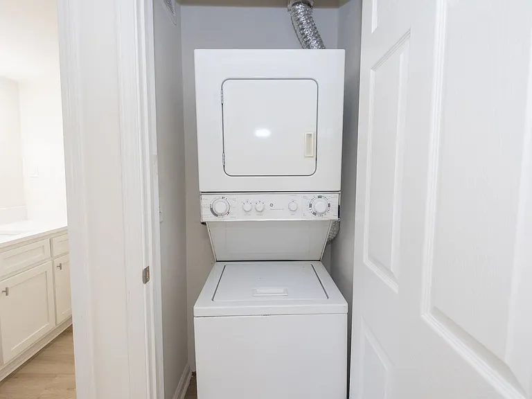 1100 Park Ln #202 — Photo 19