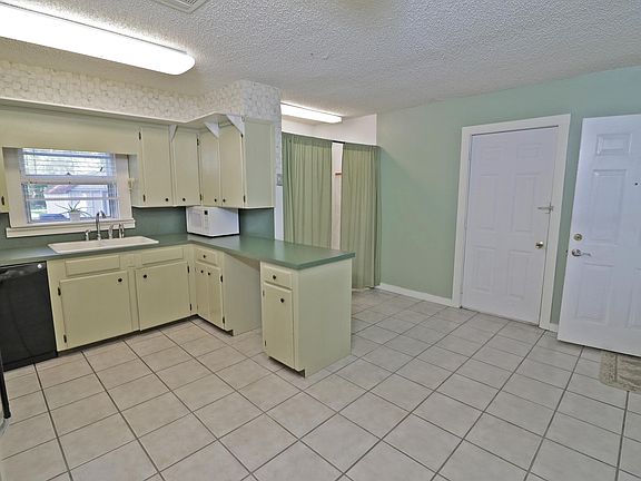 2nd image of 208 Blair Ave