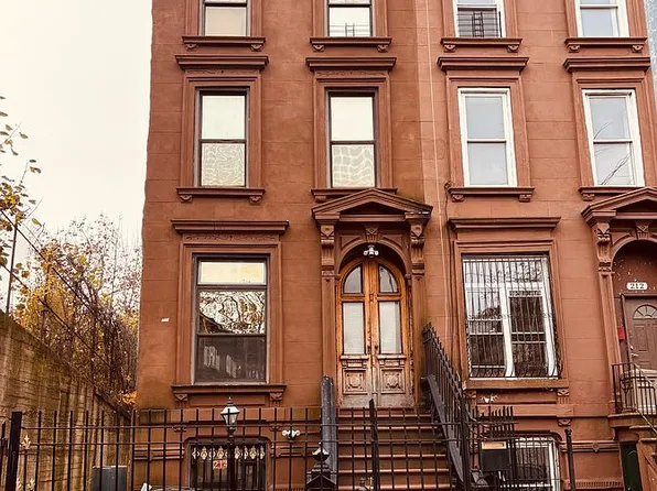 214 Lefferts Pl #Pvt, Brooklyn, NY 11238