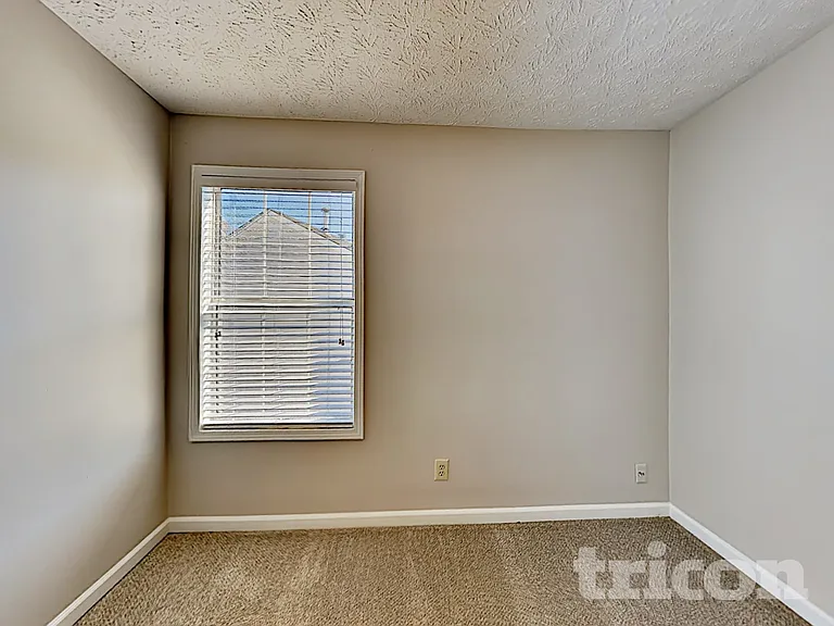 4242 Tenneyson Ln — Photo 10