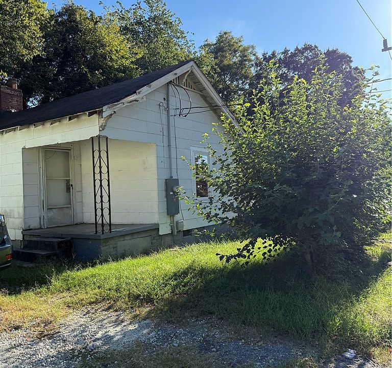 1st image of 303 W Mauldin St
