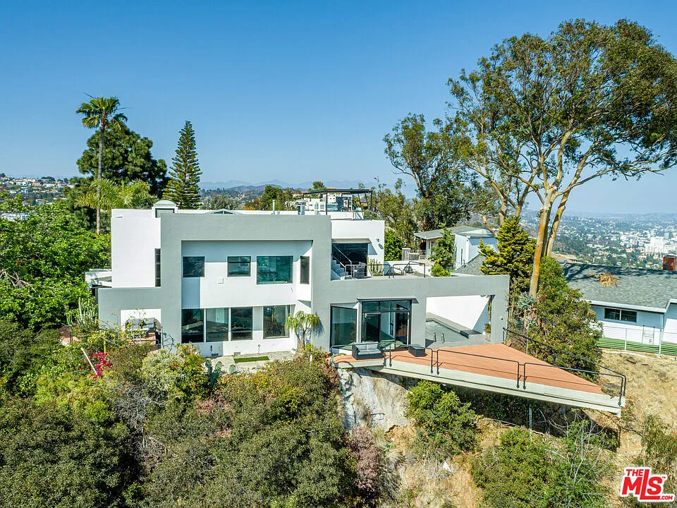 8424 Grand View Dr