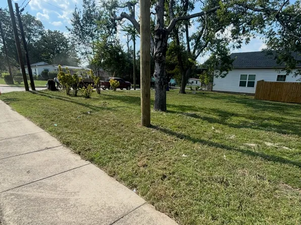 4740 Cranfill Dr, Dallas, TX 75216