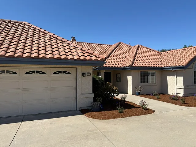 3 bed, 2.5 bath, 2735 sqft, $5,000 — Photo 4