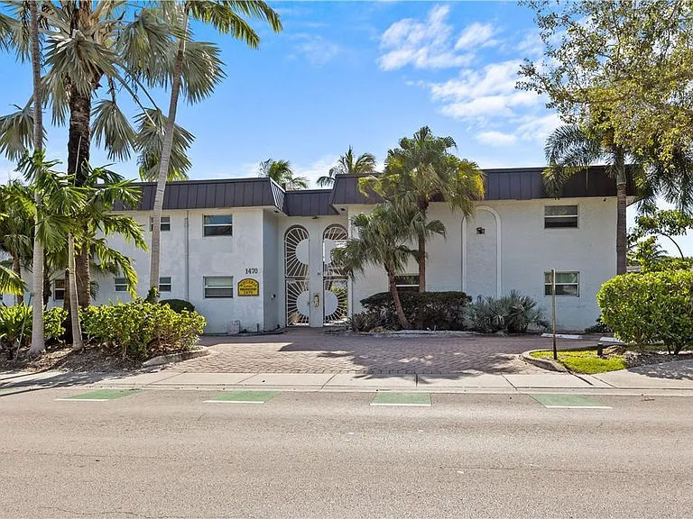 1470 N Dixie Hwy #2 — Photo 2