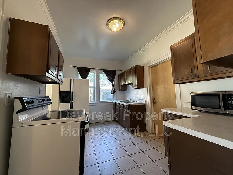 1228 10th St N #4 — Photo 13