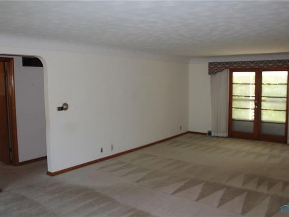 5th image of 917 Lincoln Dr