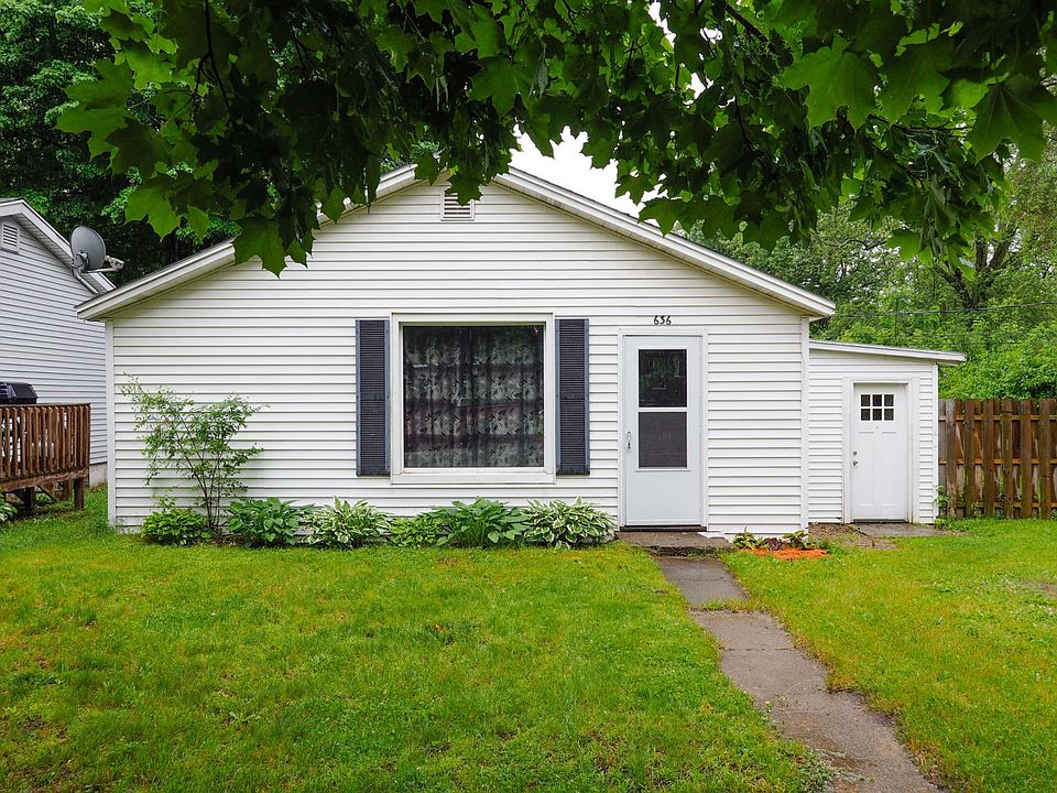 636 E St Joseph-101