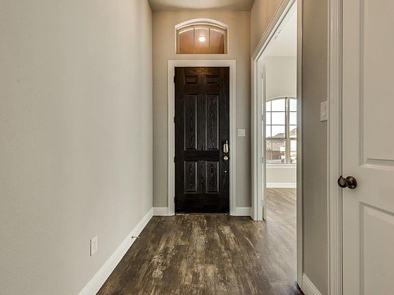 4th image of 17635 Sequoia Dr